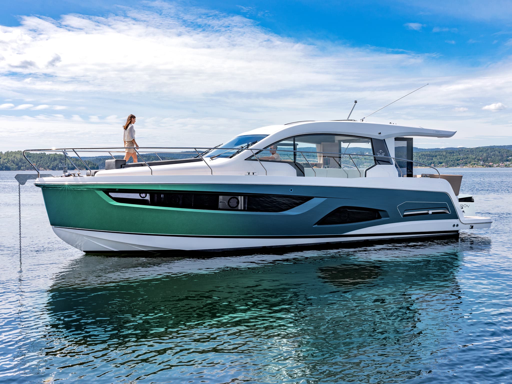 Sealine C335